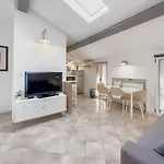 Realkasa Carro 7 Apartment