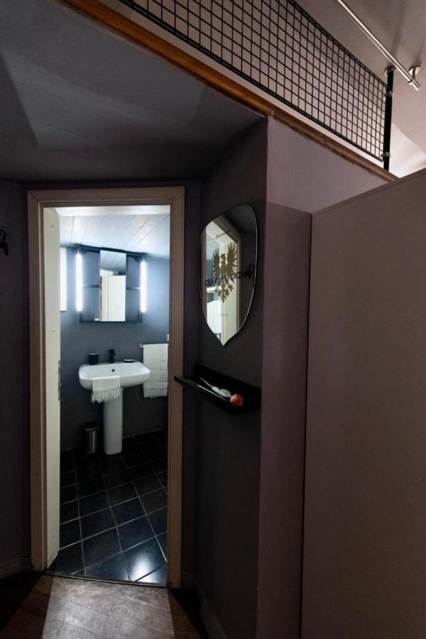 Neve Apartment