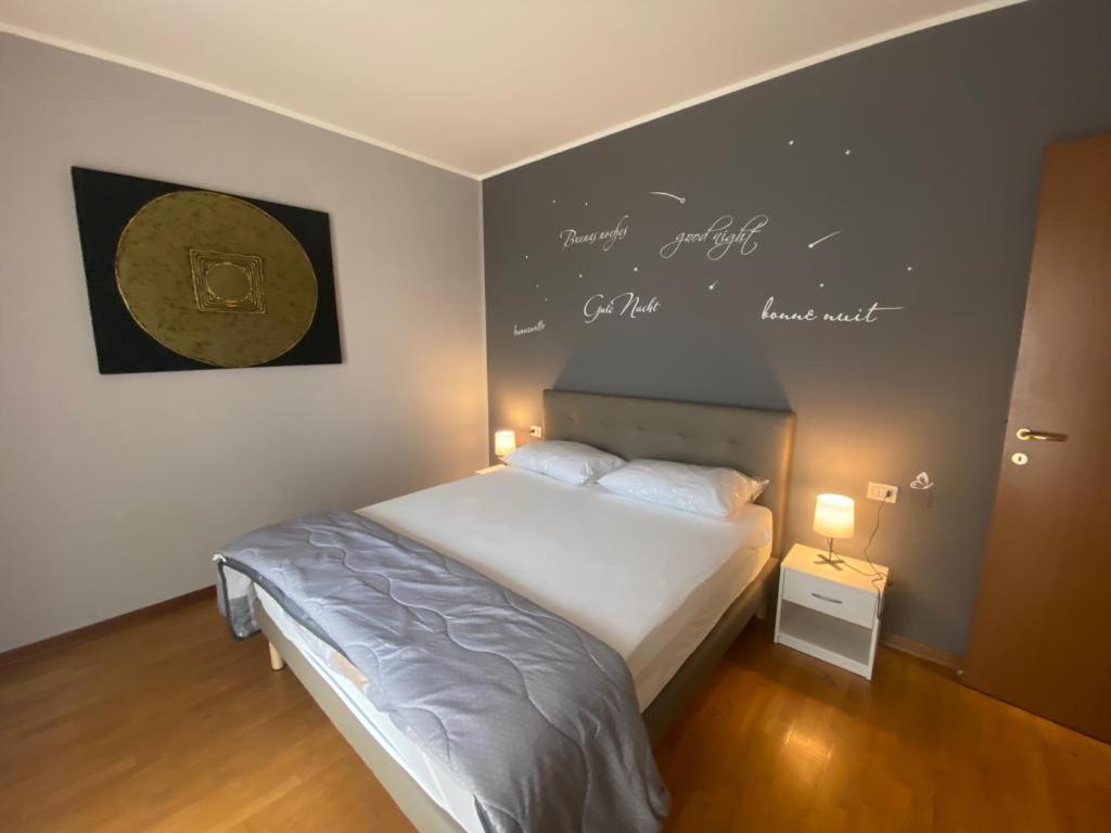 Gold Apartment