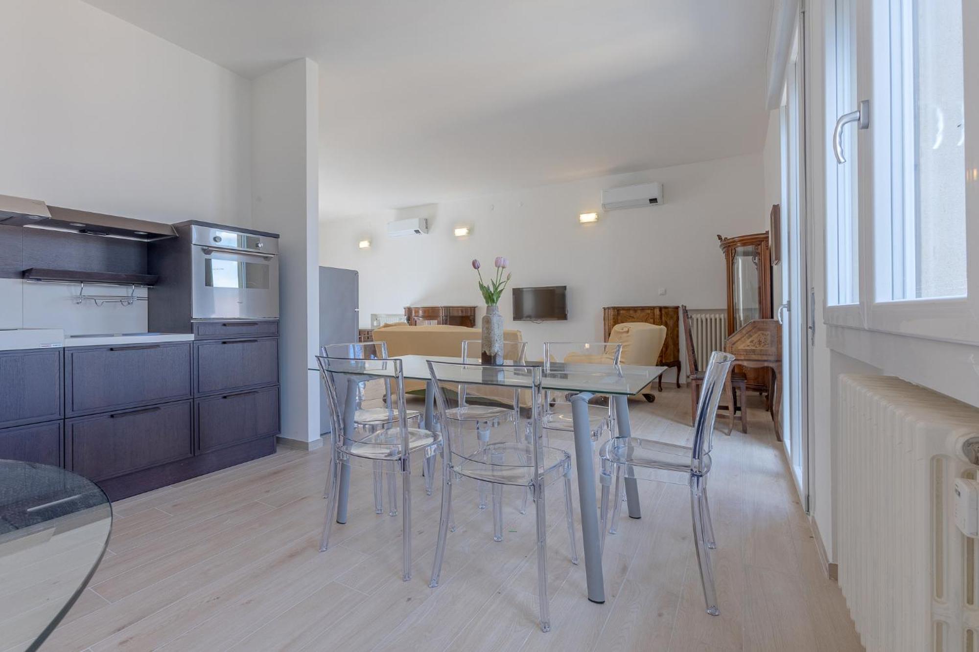 Appartamento Spacious X5 With Two Balconies! *