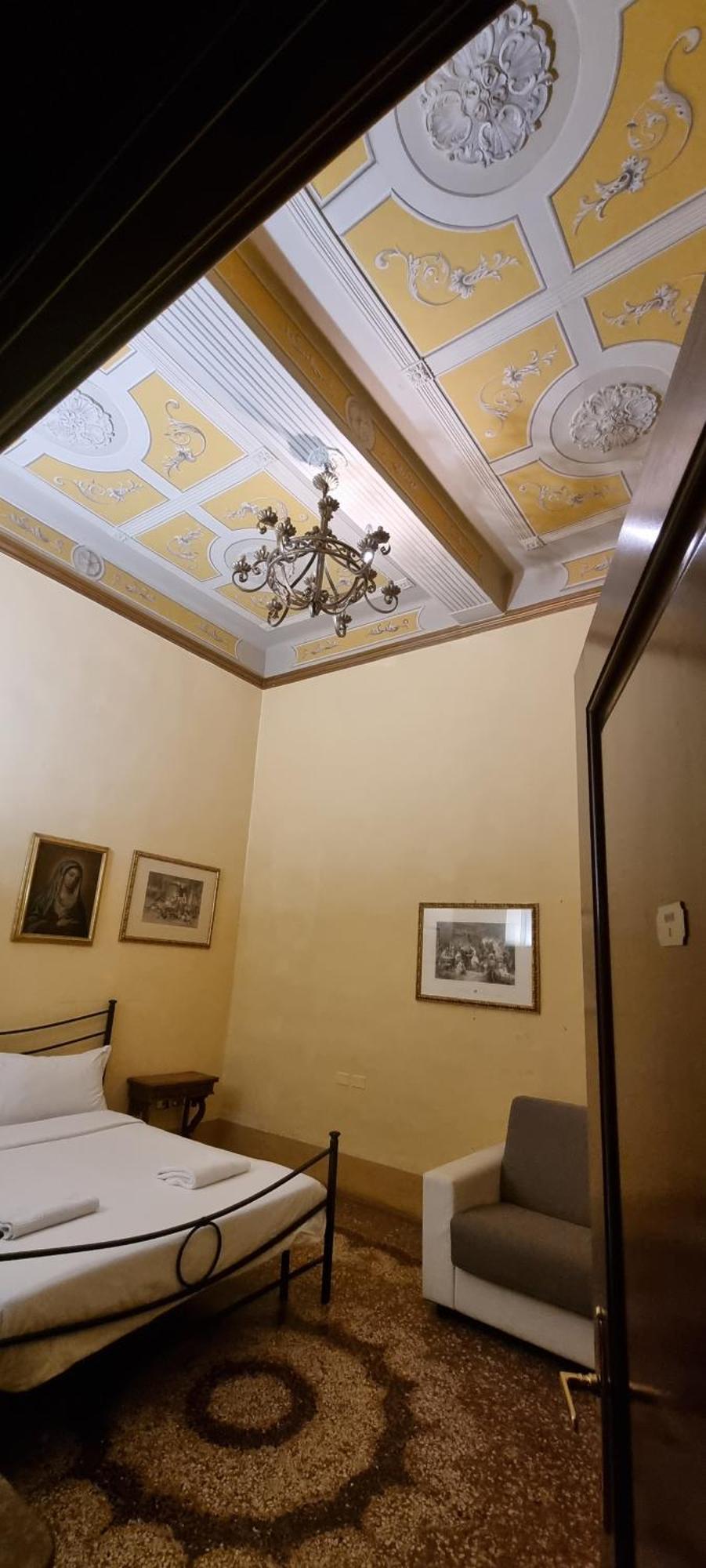 Palazzo Bargellini Panzacchi Apartment *