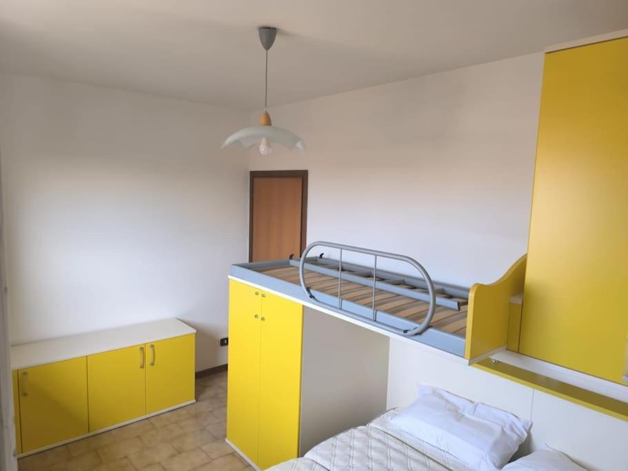 Galleria 2 Agosto 1980 Yellow N1 * Bologna