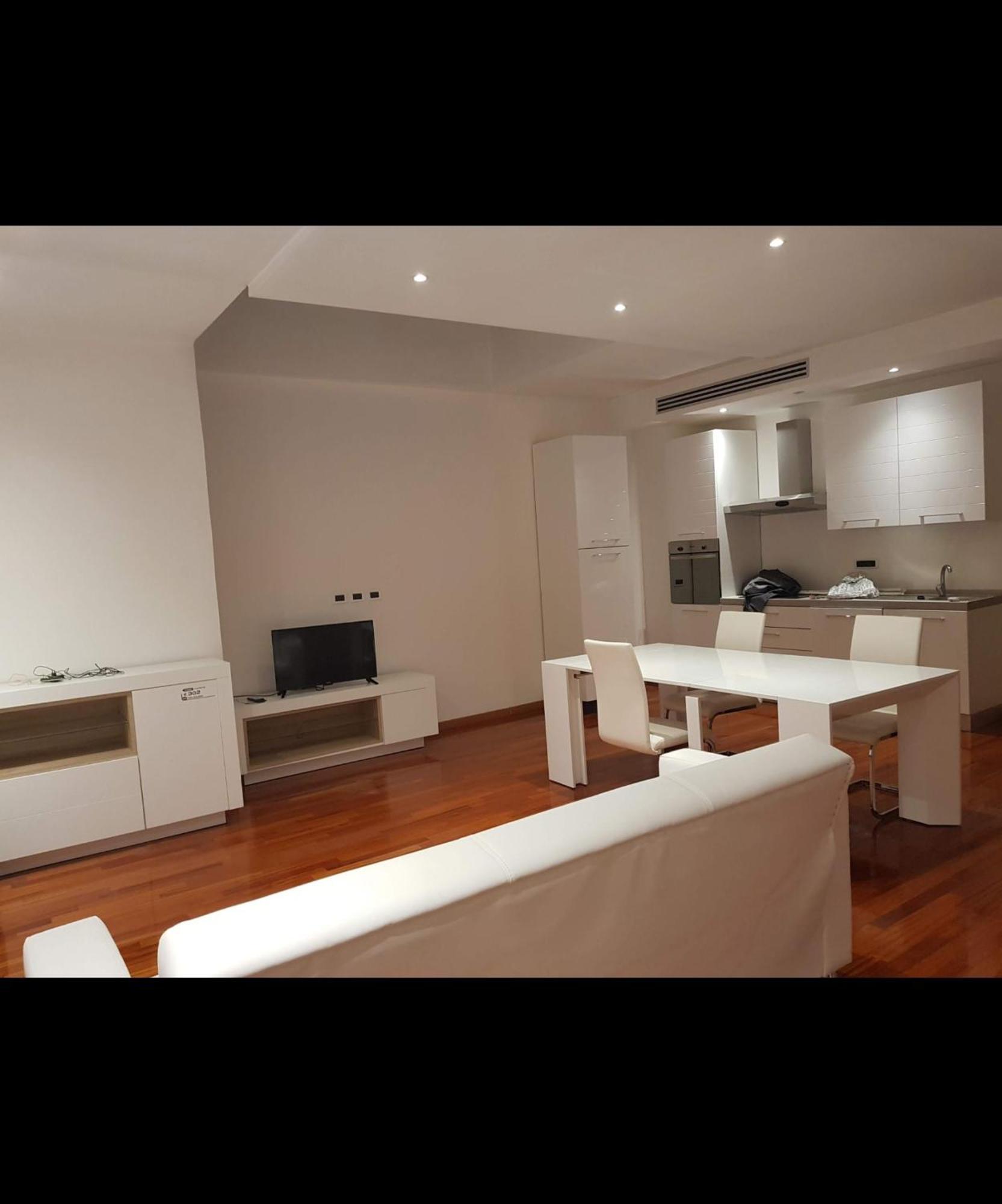 Montebello Apartment *
