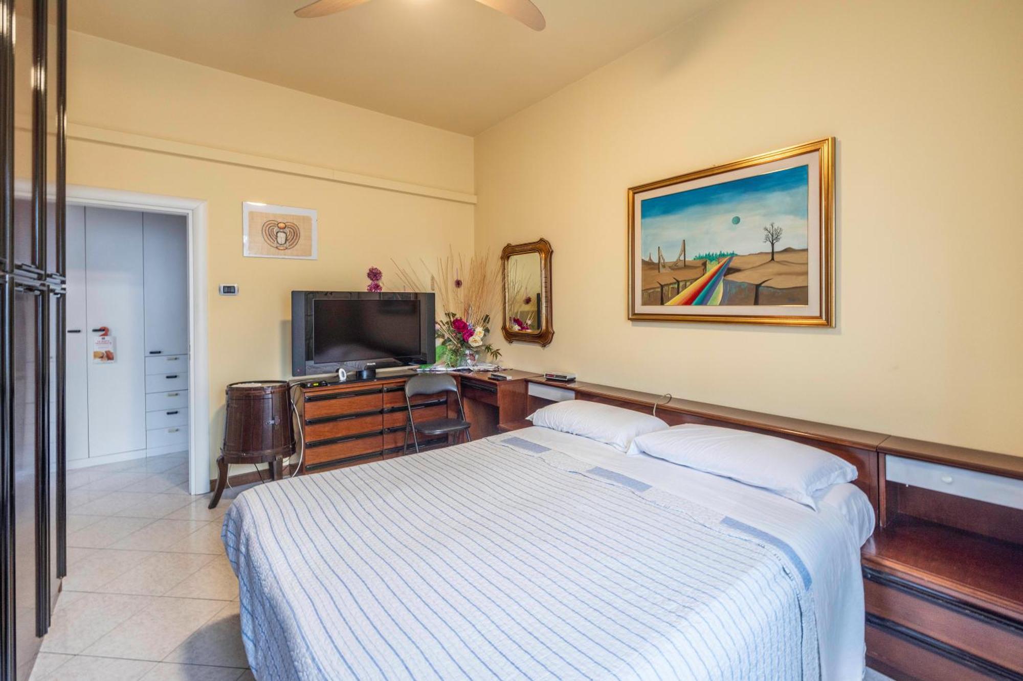 Nadia House, By Short Holidays *