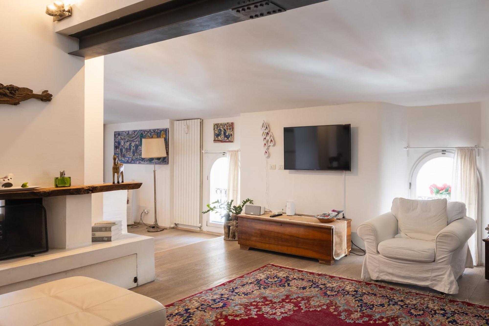 La Finestra Apartment