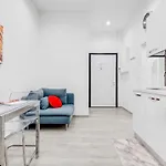 Bolognina Centro-Stazione Apartment
