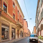 Central Elegant Apartment - Liberty House