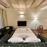 Lovely 1 Bedroom Apartment Nearby Piazza Maggiore