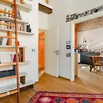 Bright And Peaceful Apartment In Historic Palazzo
