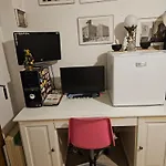 Stanza In Appartamento Privato Zona San Vitale