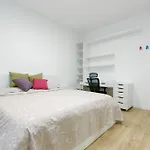 Queen Home Nicolle