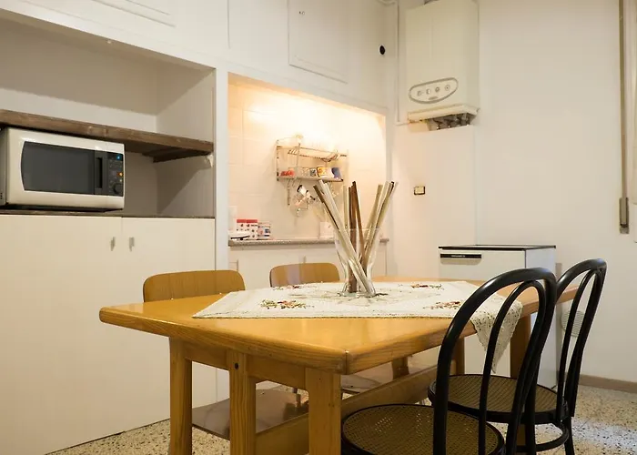 White Guesthouse In Bolognina