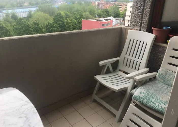 Stanza In Appartamento Privato Zona San Vitale