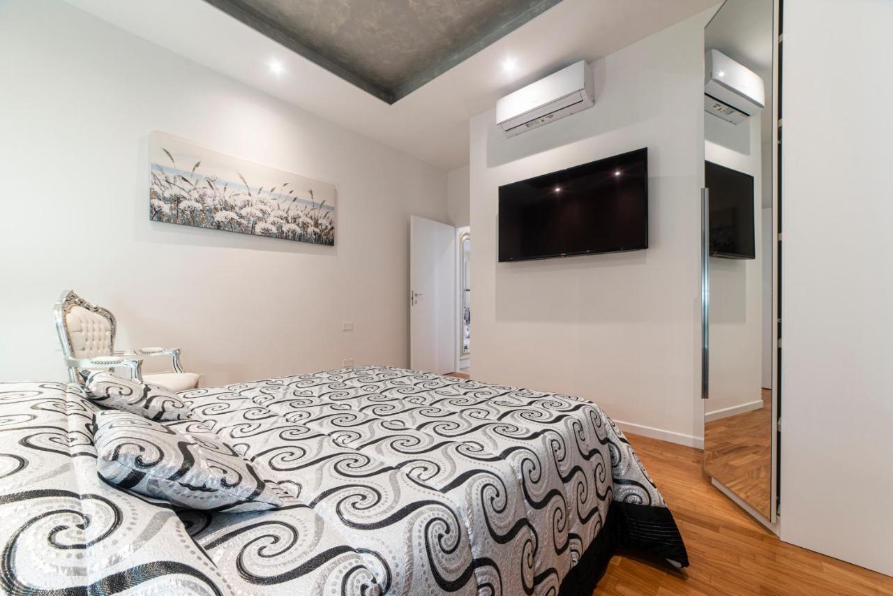 Fashion Silver Apartment *