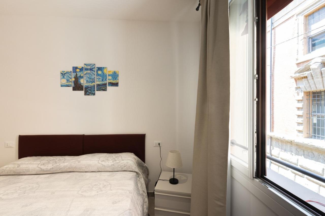 Goito 4, By Short Holidays Apartment *