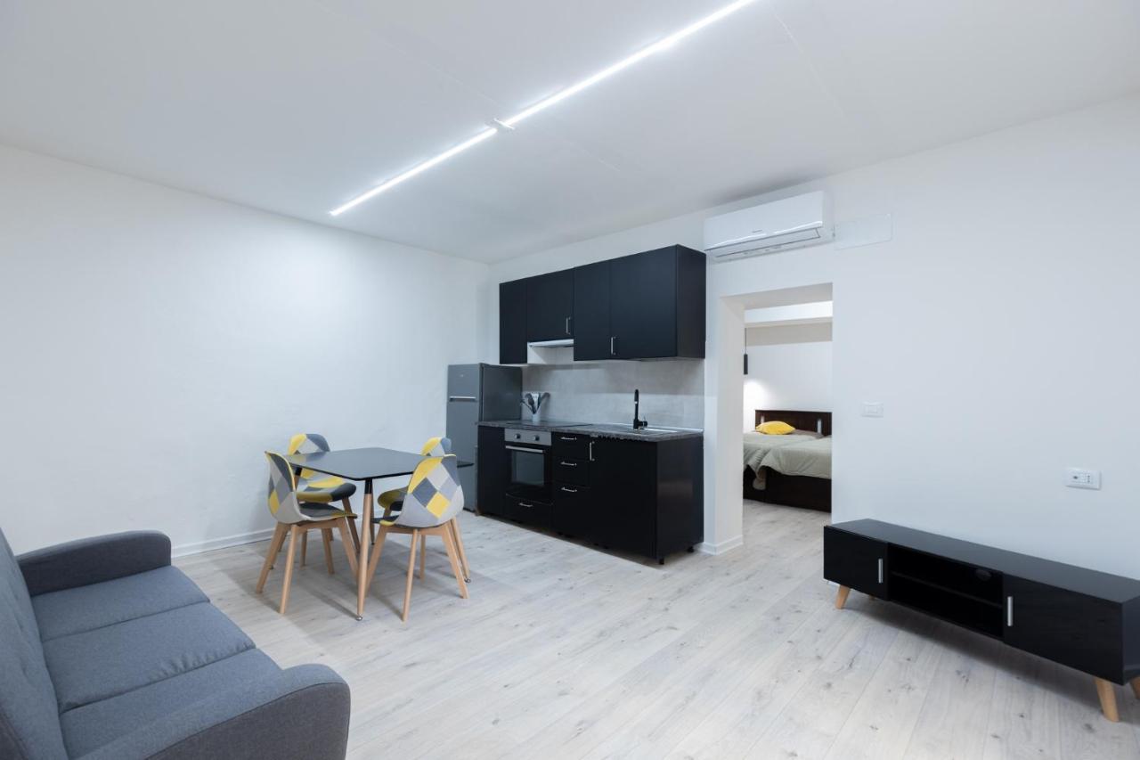 Street San Felice 6 Center Apartment *