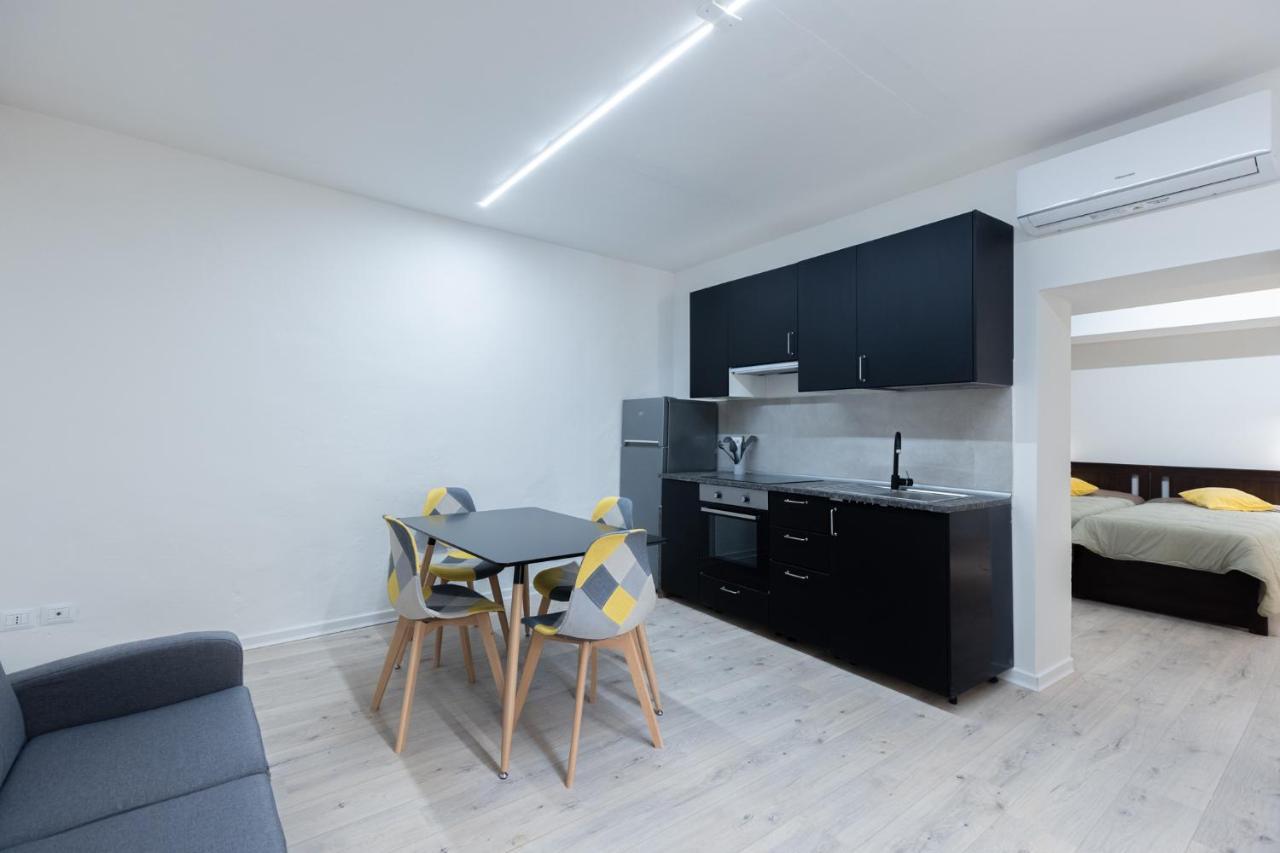 Street San Felice 6 Center Apartment