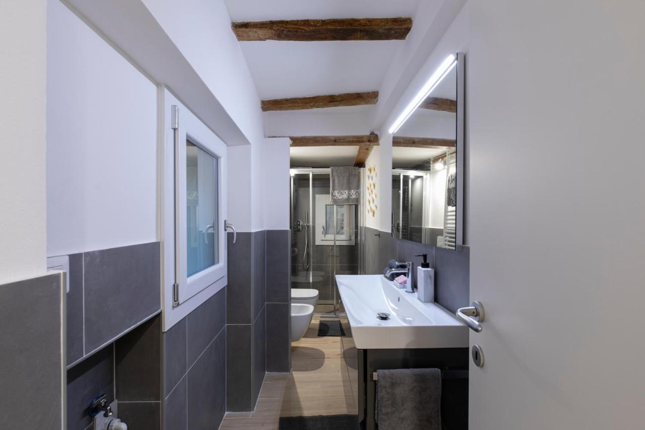 Luxury In The Center I Private Patio & Kitchen