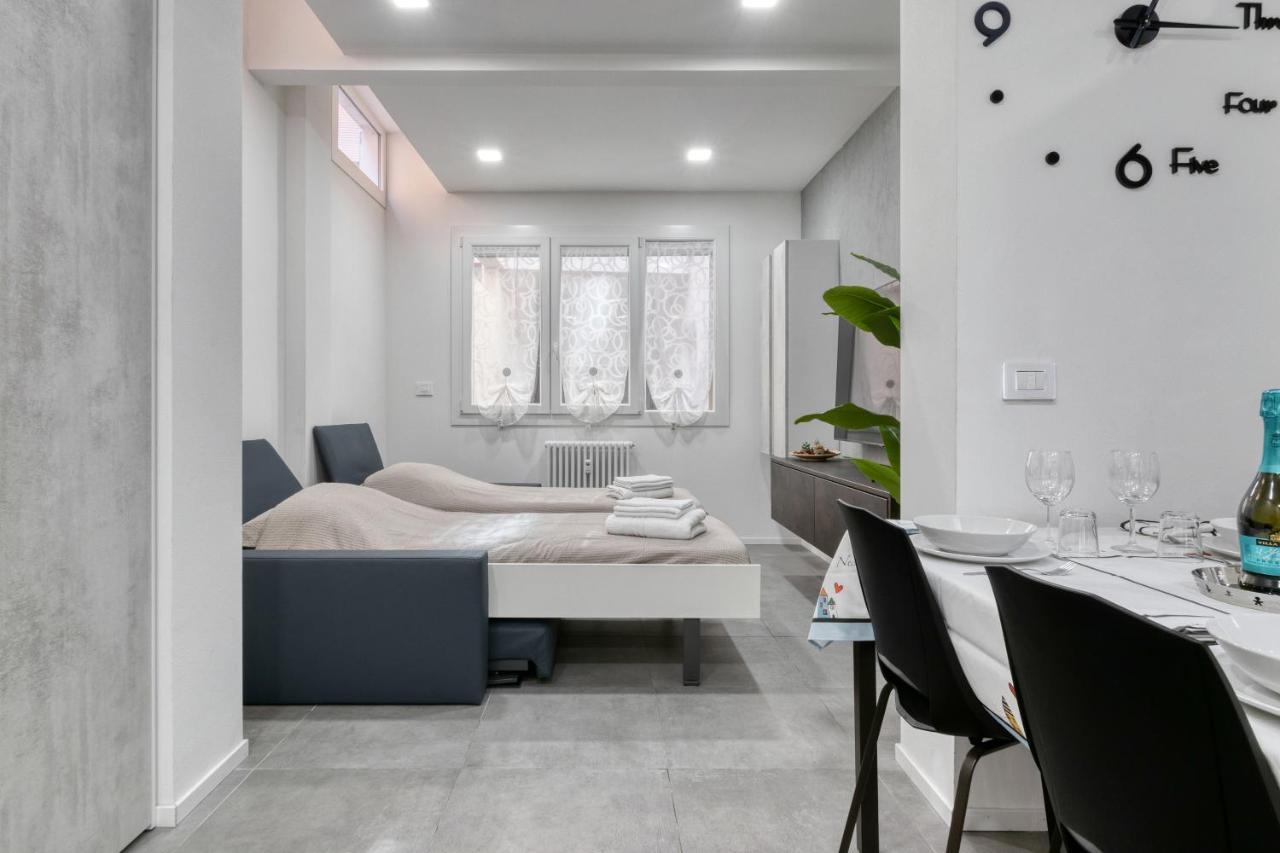 Apartment Ugo Lenzi *