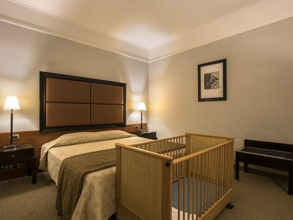 Flyon & Conference Center Hotel