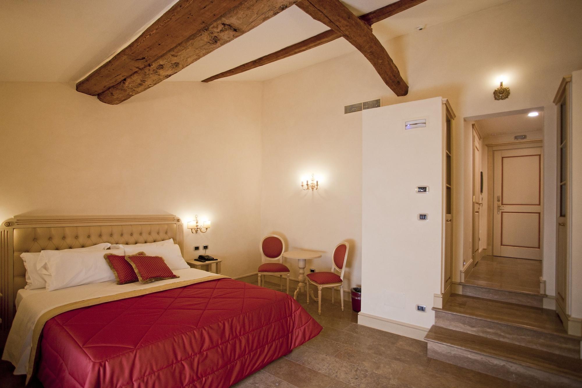 Cavour 3* Bologna