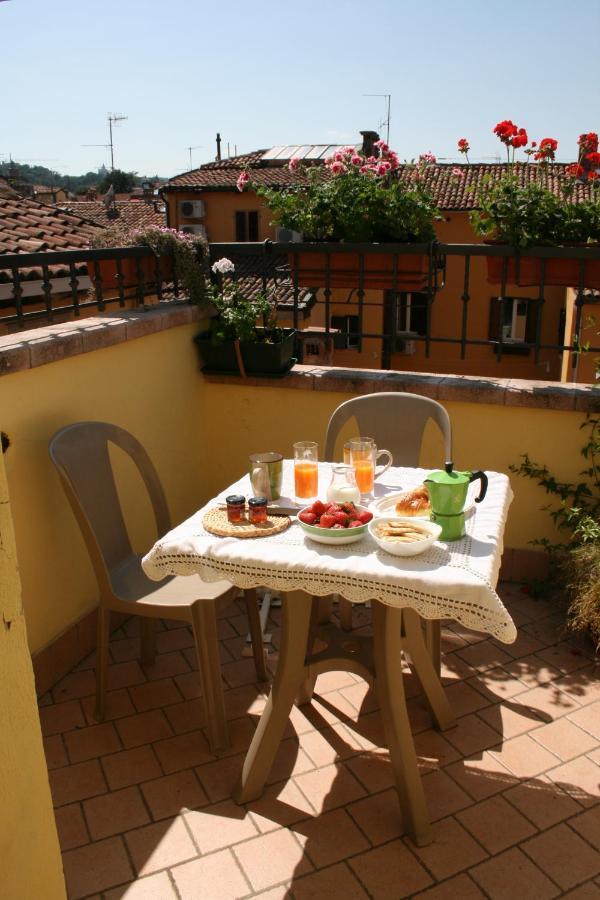 Incantevole Sui Tetti Di Apartment Bologna