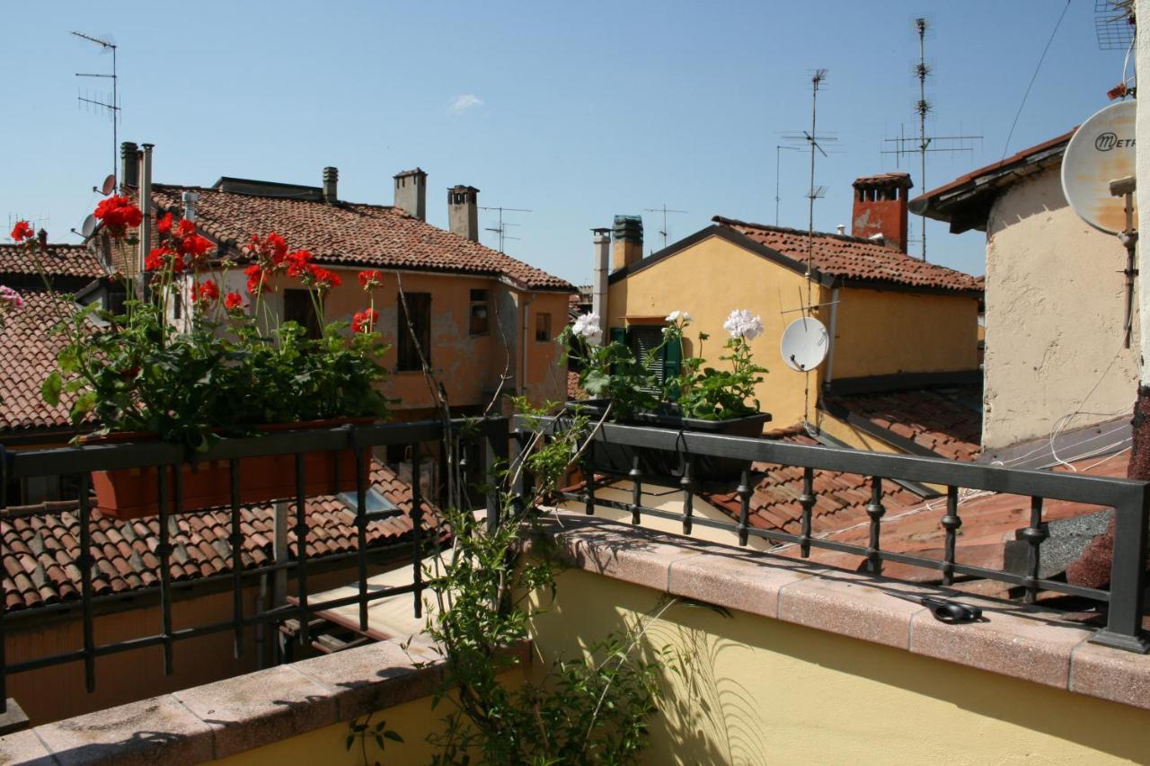 Incantevole Sui Tetti Di