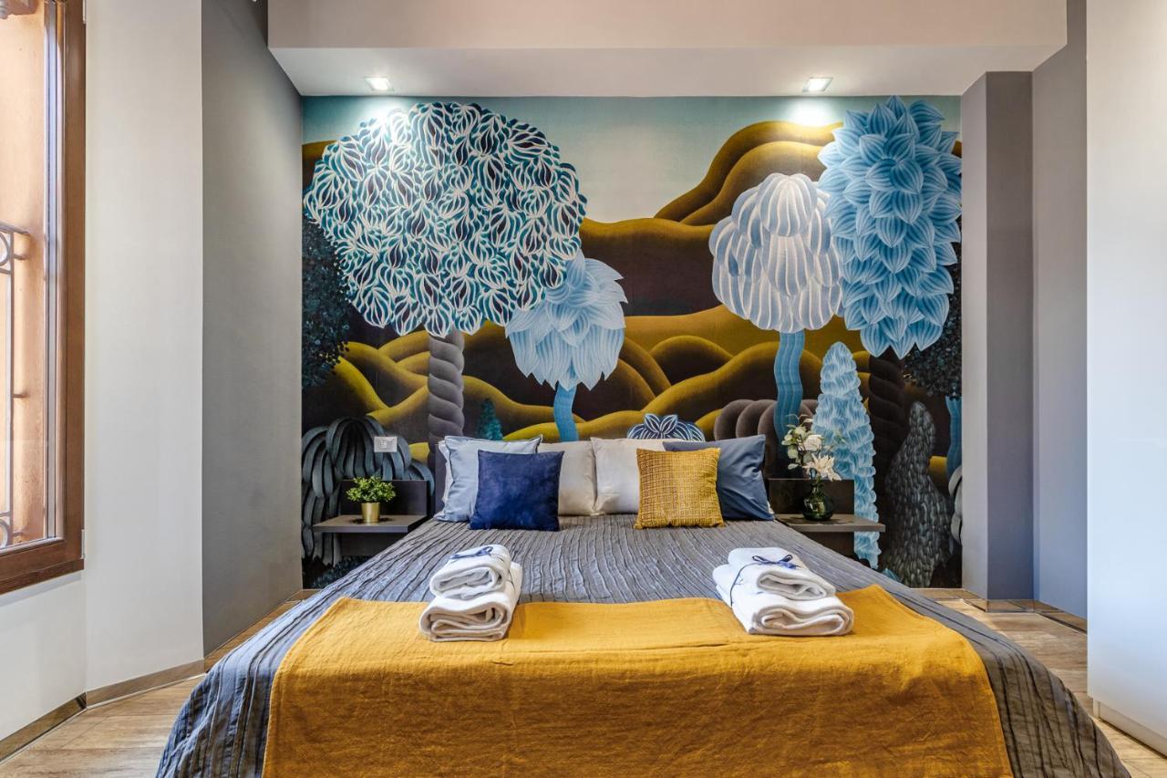 Ugo Bassi Apartment *
