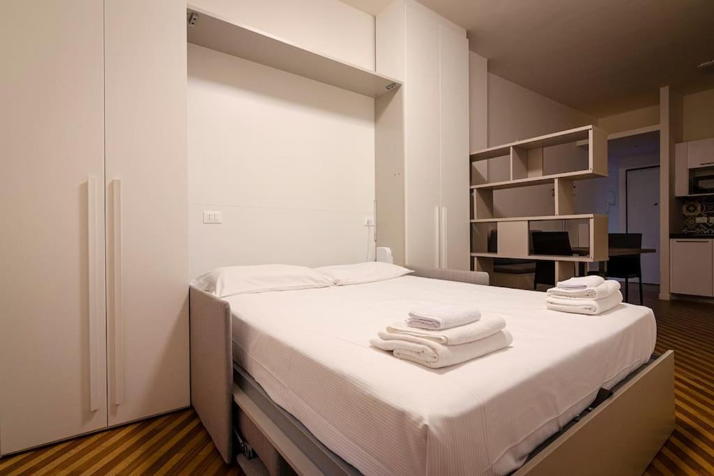 Toro Elegant Studio, In The Heart Of The Bologna