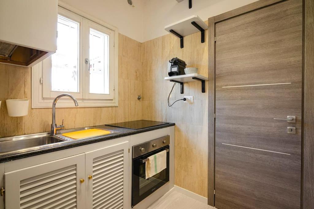 Canonica Home, In The Heart Of The Appartamento *