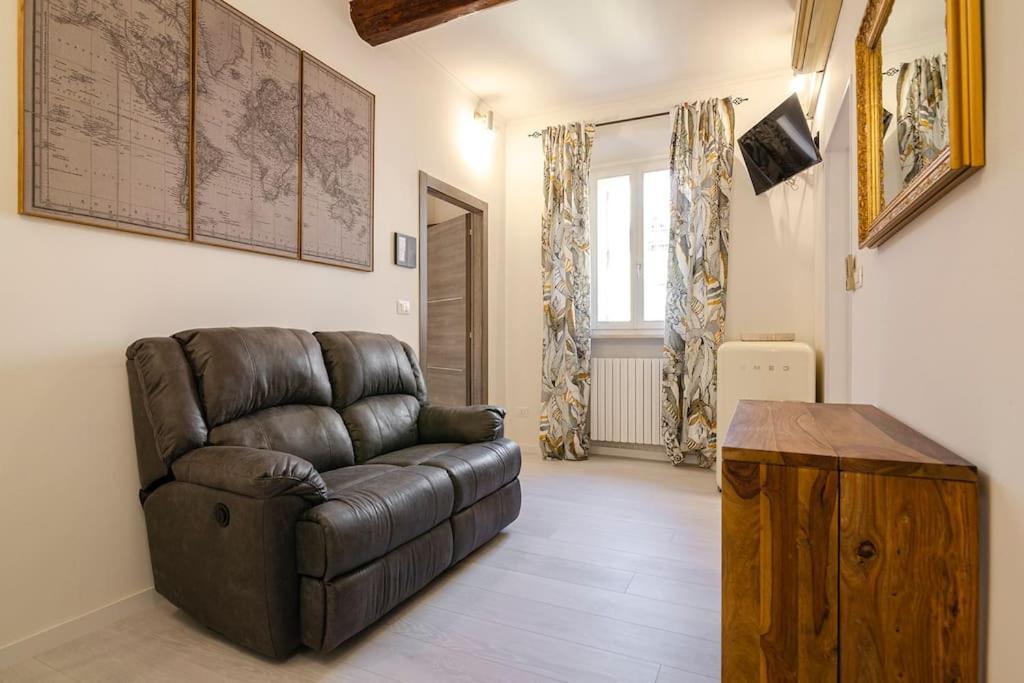 Appartamento Canonica Home, In The Heart Of The *