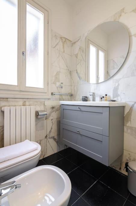Canonica Home, In The Heart Of The * Bologna