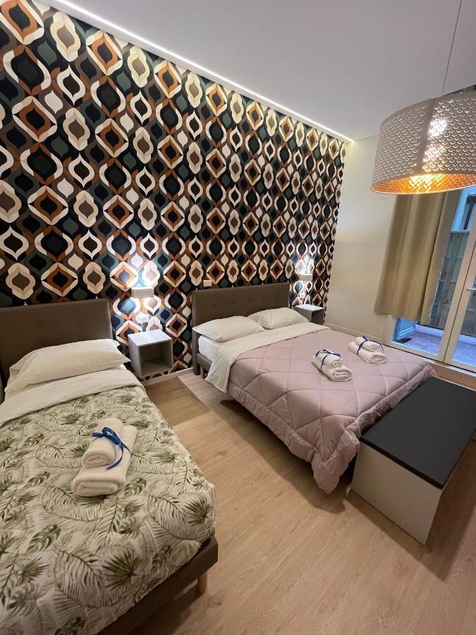 Guest house La Deluxe & *