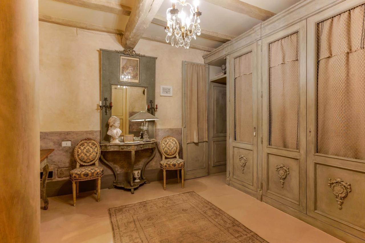 Gallery Guest house