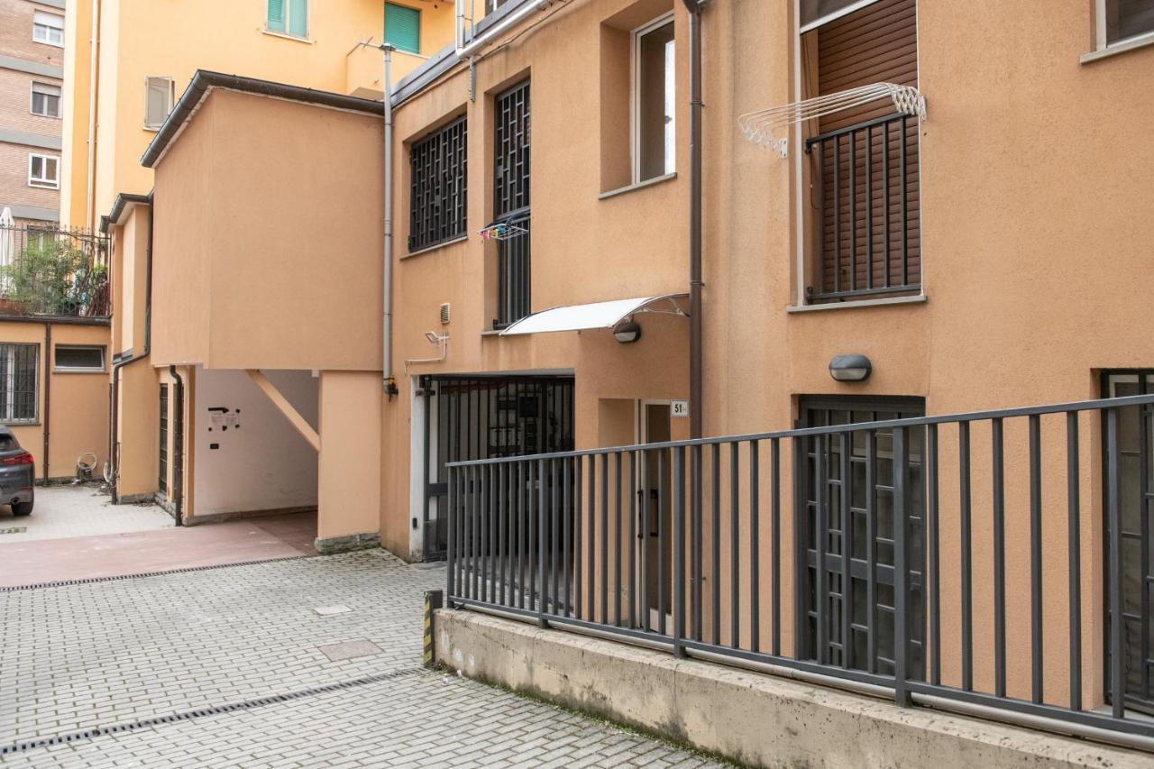 Apartamento Fashion Gold With Jacuzzi & Car Garage Bolonha