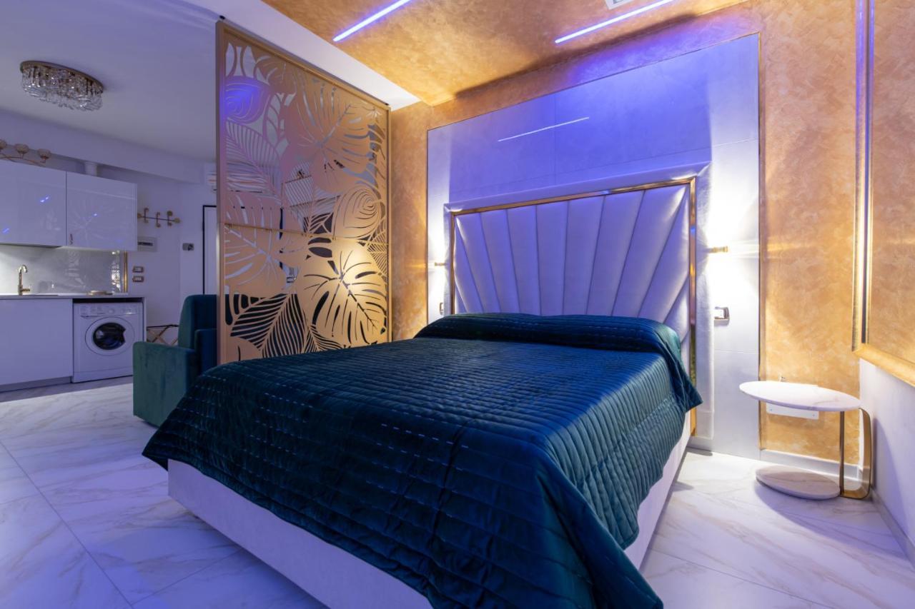 Fashion Gold With Jacuzzi & Car Garage Bolonha