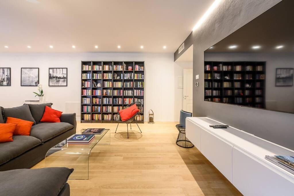 Ab - Via Sant'isaia 102 *