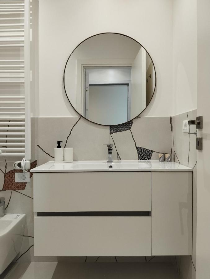 Llhome Elegante Monolocale Ristrutturato Con Posto Auto Coperto
