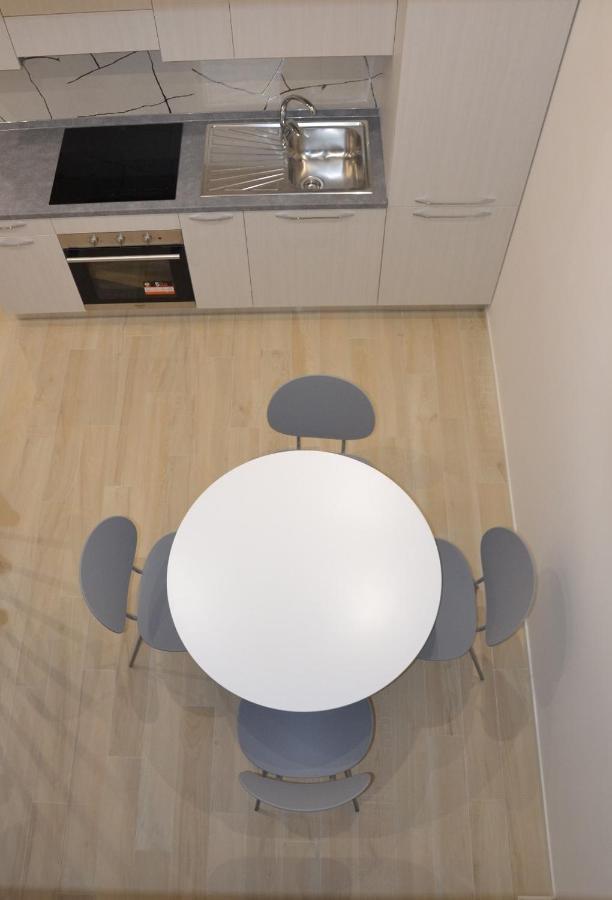 Llhome Elegante Monolocale Ristrutturato Con Posto Auto Coperto * Bolonha