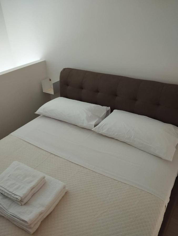 Llhome Elegante Monolocale Ristrutturato Con Posto Auto Coperto Apartamento Bolonha