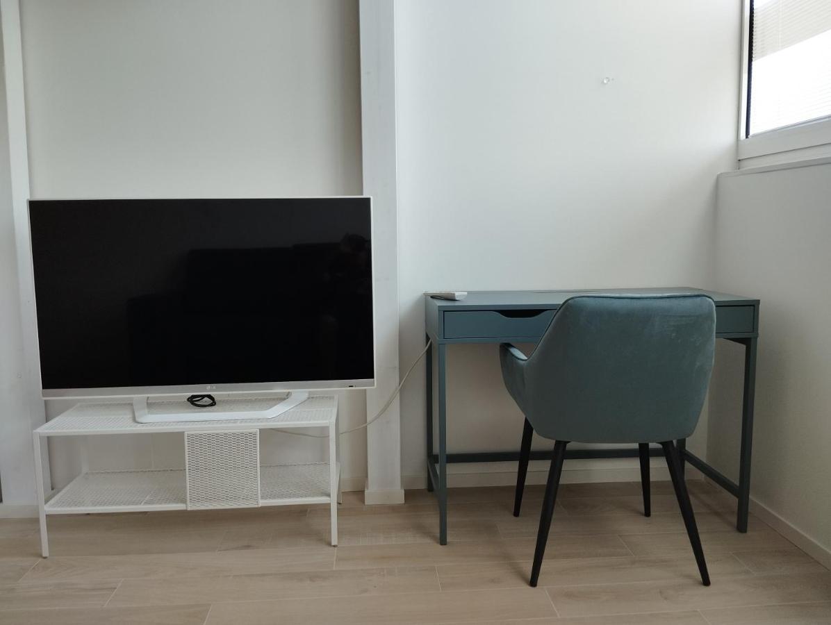 Llhome Elegante Monolocale Ristrutturato Con Posto Auto Coperto * Bolonha