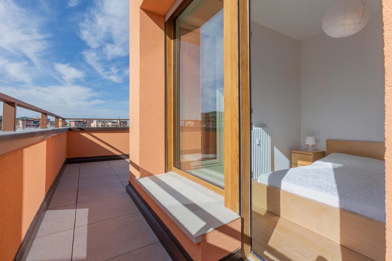 Hills View - Stunning Attic With Terrace Apartment