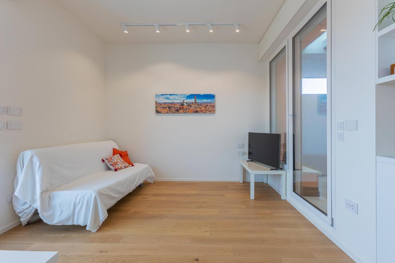 Hills View - Stunning Attic With Terrace Apartment