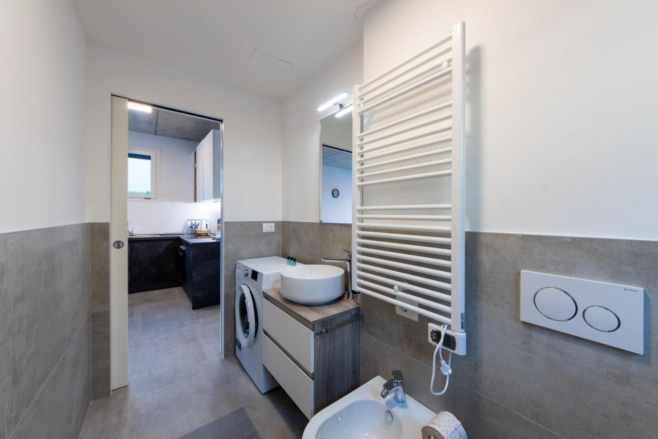 Housmart Toscana 53 Black * Bologna