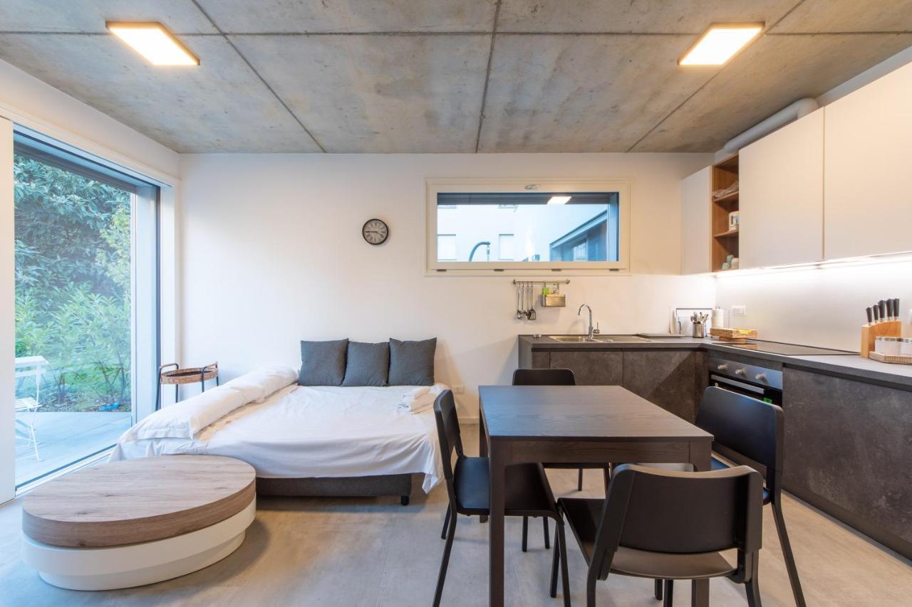 Housmart Toscana 53 Black * Bologna
