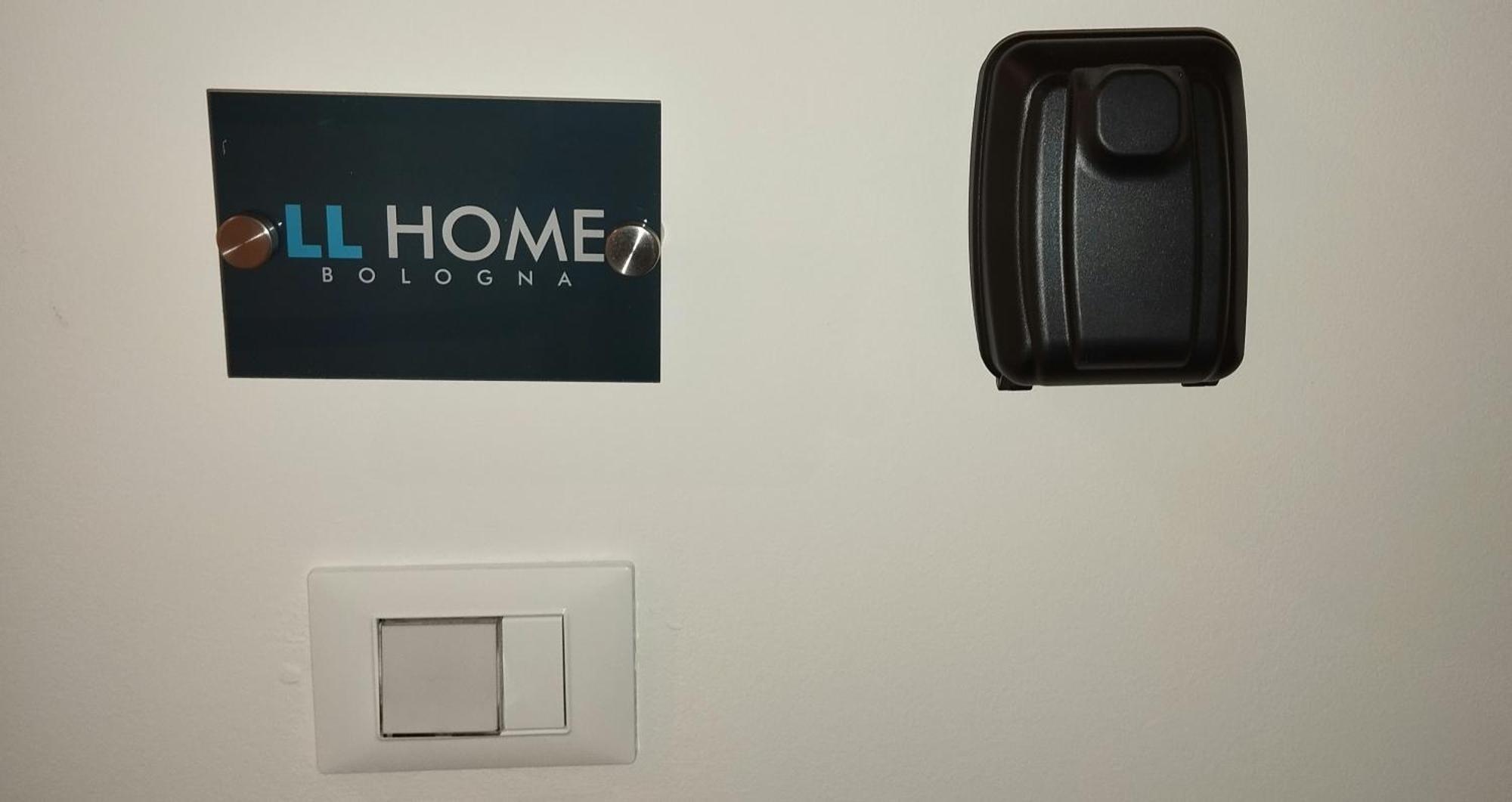 Llhome Elegante Monolocale Ristrutturato Con Posto Auto Coperto * Bolonha