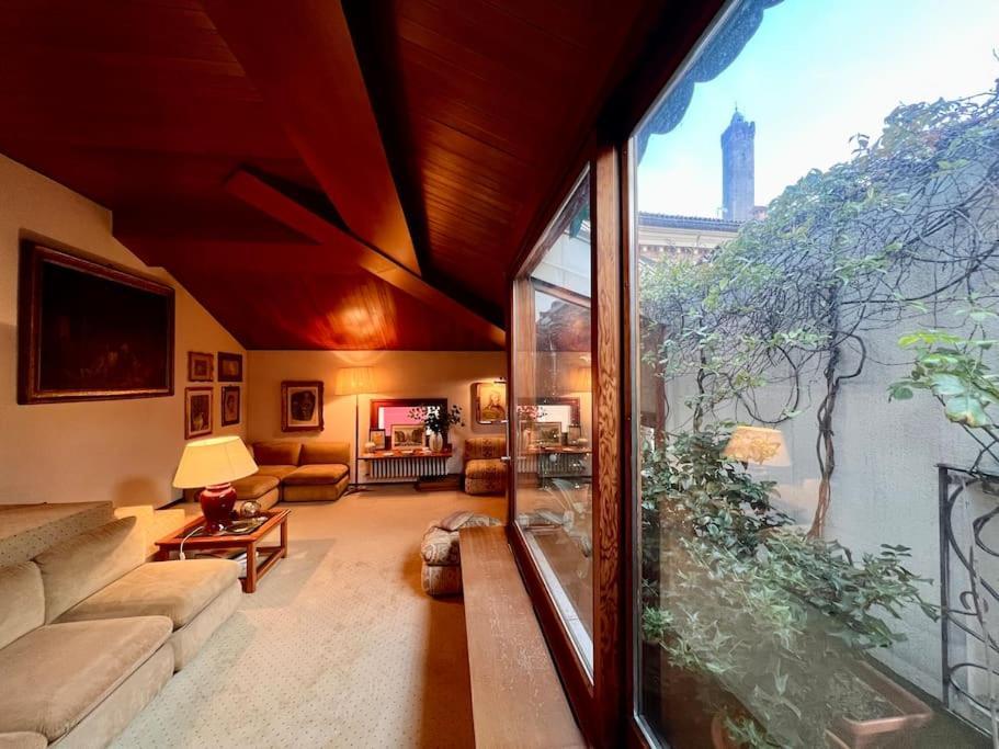 Apartment House Of Angels - In The Heart Of Bologna
