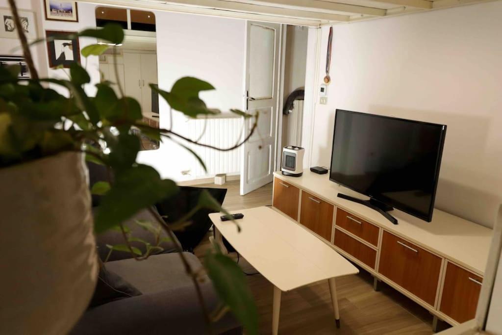 Lovely Flat, Ground Floor Centre Of Bologna! :) Apartment