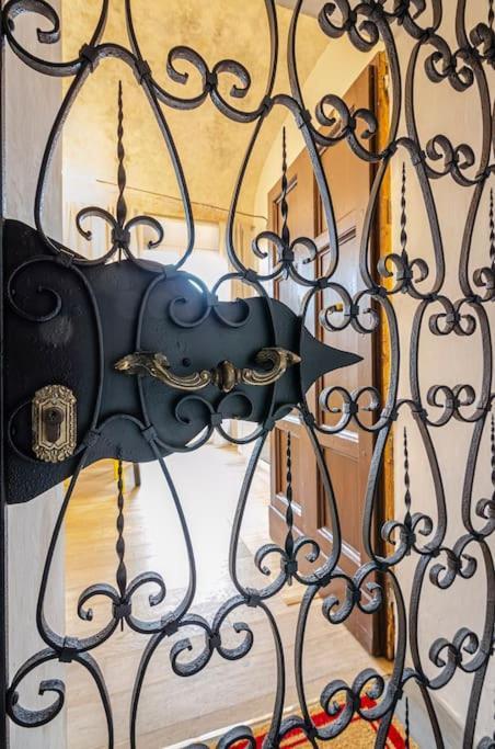Casa Aldrovandi: Elegante E In Centro Storico Apartamento