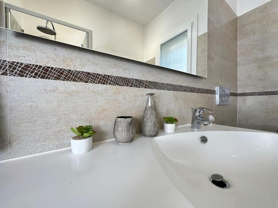 Apartment Marconi Free Parking / Near The Airport